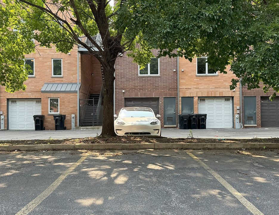 2nd image of 17 W 35th St APT 206