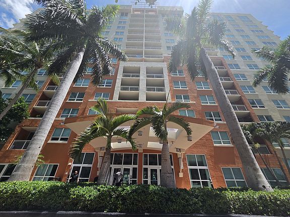 4th image of 2000 N Bayshore Dr APT 507