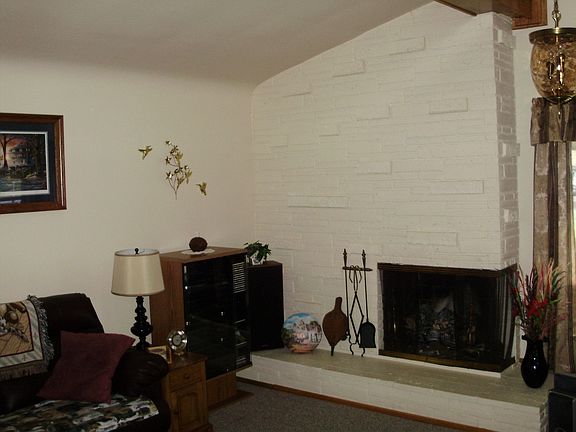 5th image of 3403 Davison Ave