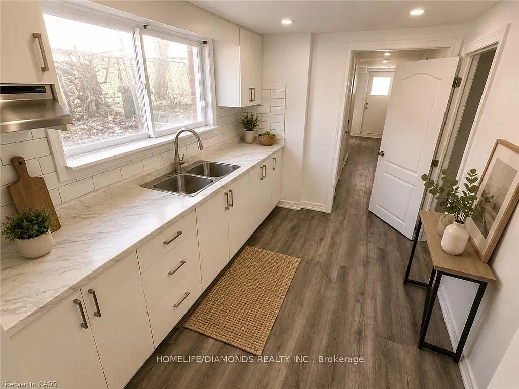 3 bed, $1,600 — Photo 3