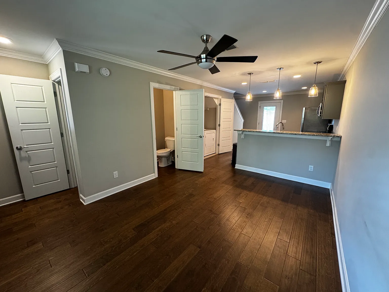 2 bed, 1.5 bath, 941 sqft, $1,650 — Photo 3