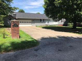 3 Martin St, Parkersburg, WV 26105