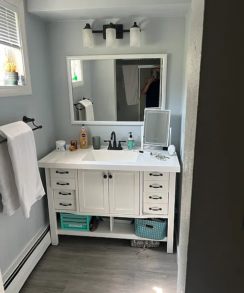 Bathroom vanity