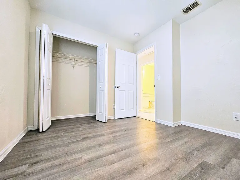 4916 Leonard Blvd S — Photo 10