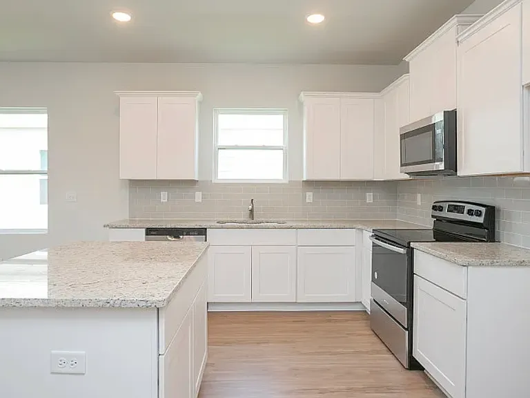 3707 Clementine Ln — Photo 5