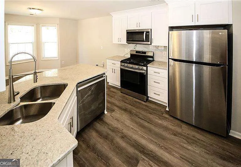 121 Stoneforest Dr — Photo 24