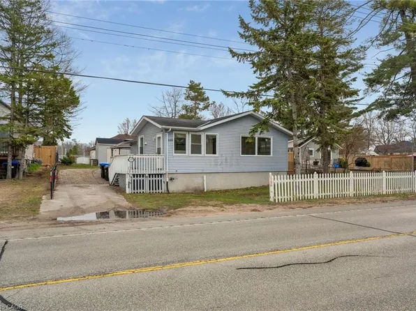 449 Mosley St, Wasaga Beach, ON L9Z 2J8