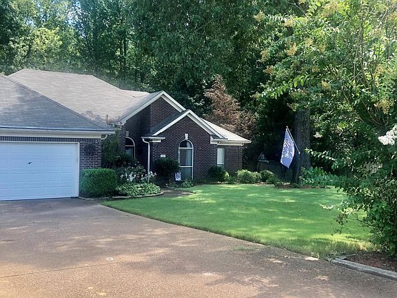 2nd image of 895 Snow Pine Dr