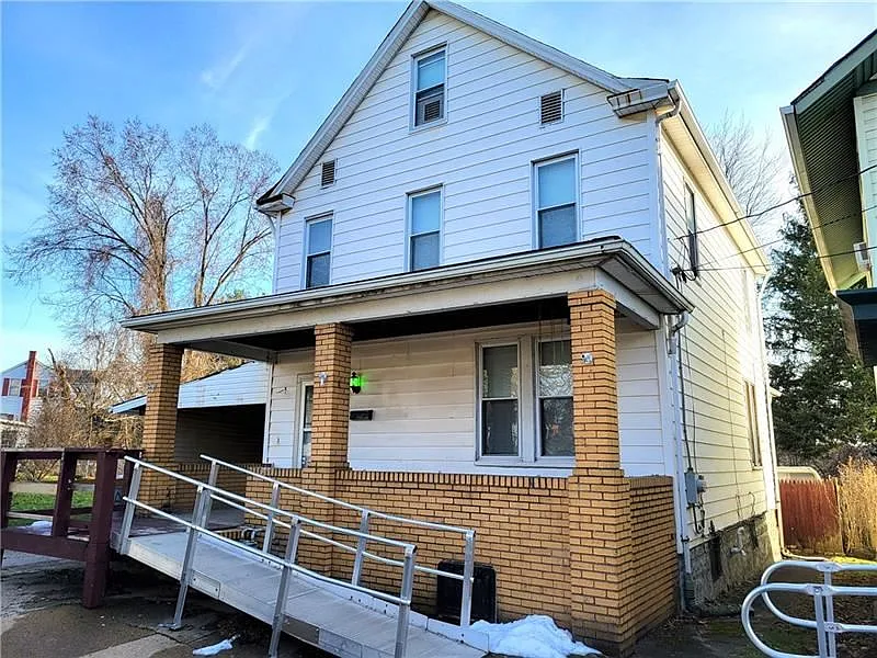40 Coolspring St photo 1