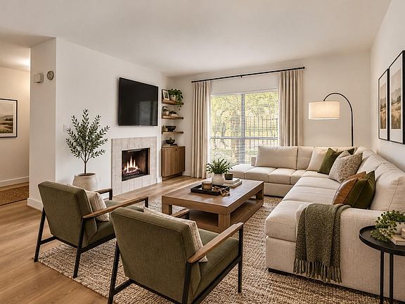 4th image of 2025 Augusta Dr APT 203