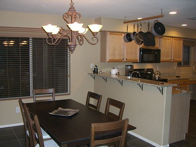 Dining area adjacent to kitchen