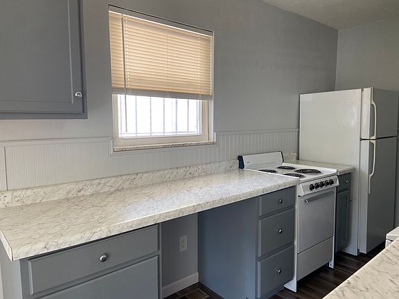 3rd image of 2140 Kensington Dr #A