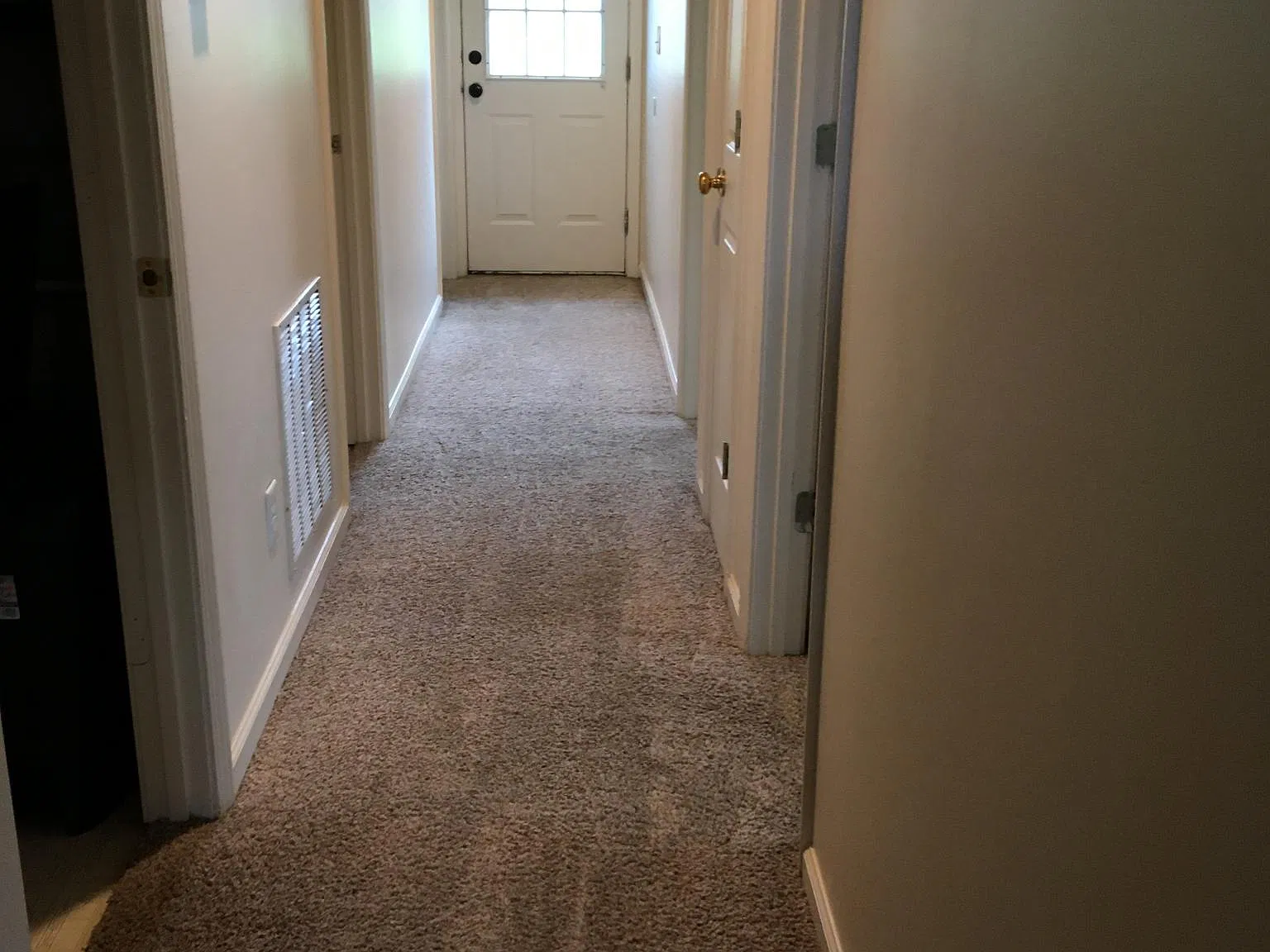 2 bed, 1.5 bath, 924 sqft, $1,200 — Photo 3