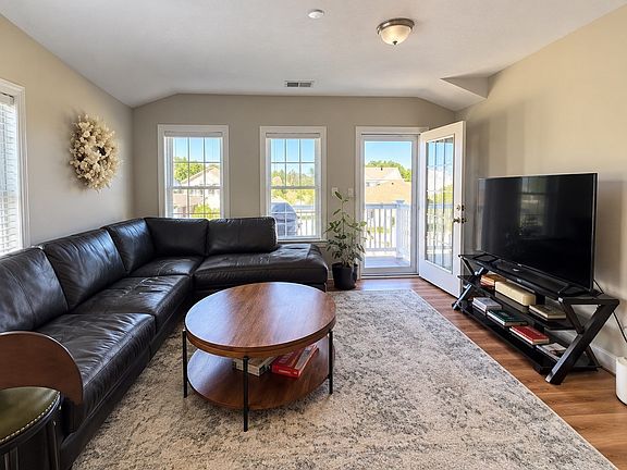 5th image of 10 Malta St APT 7