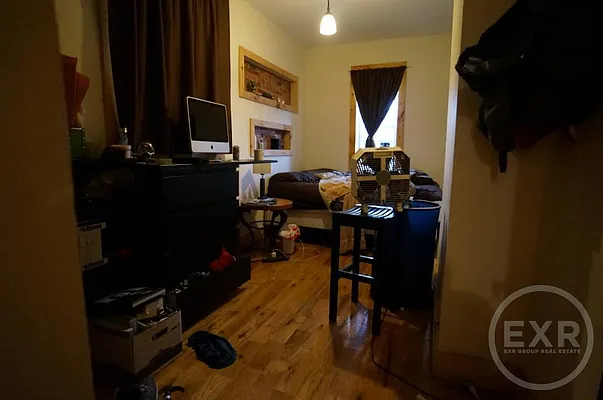 Rented by EXR | media 63