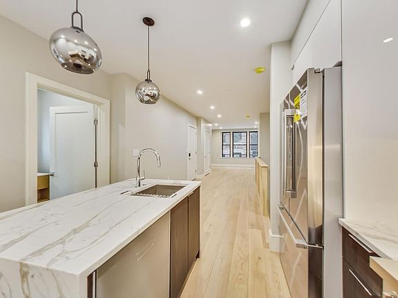 4th image of 14 N Bennet St #101