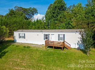 840 Holliday Rd, Horse Shoe, NC 28742