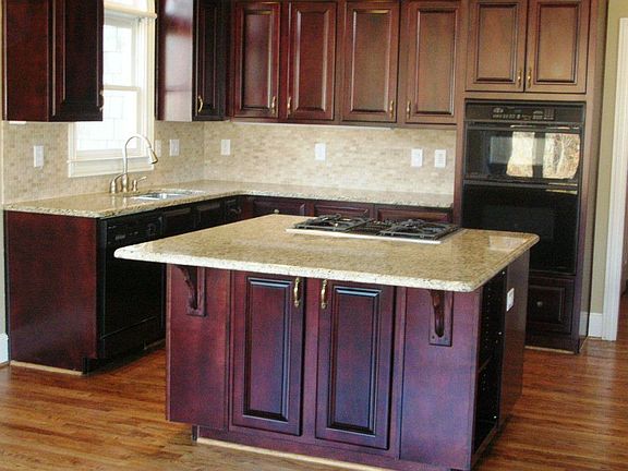 Gourmet Kitchen w/ Large Island