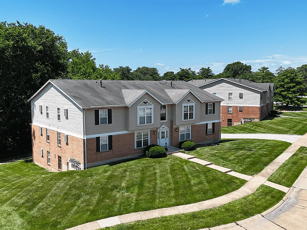 Greenmar Apartments — Photo 2
