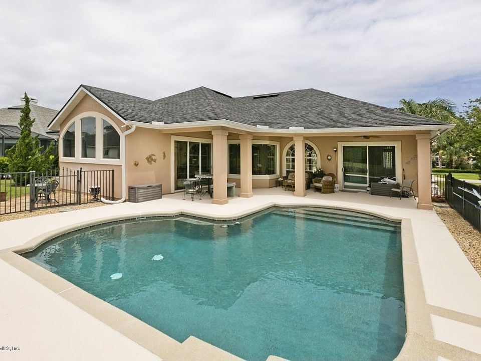 1st image of 953 Oxford Dr