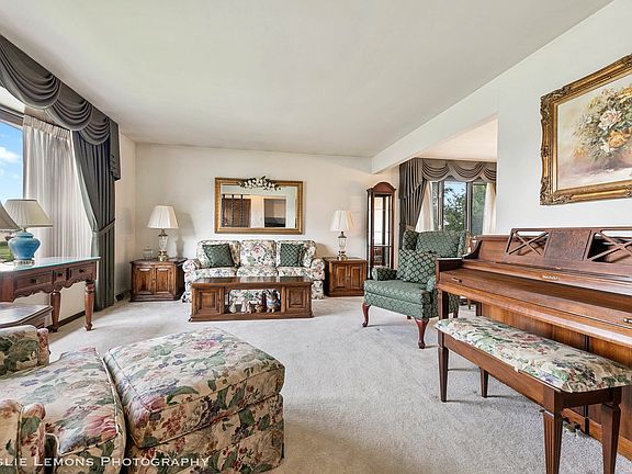 3rd image of 12049 Lancaster Ct
