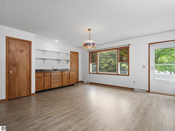 4th image of 5200 S Riverview Dr