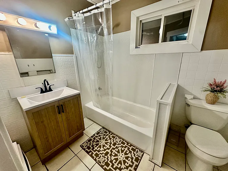 546 Victory Ave #2 — Photo 5