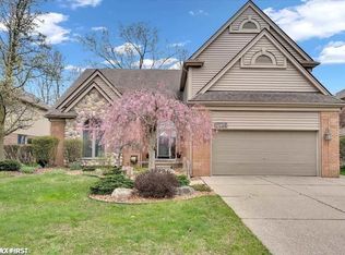 17826 Briarwood Dr, Macomb, MI 48044