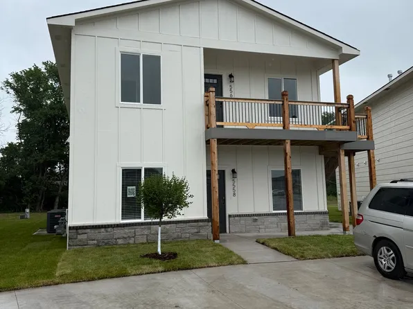 5558-60 N Gray St, Wichita, KS 67212