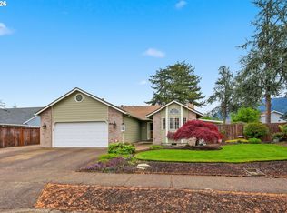 399 N 72nd Pl, Springfield, OR 97478