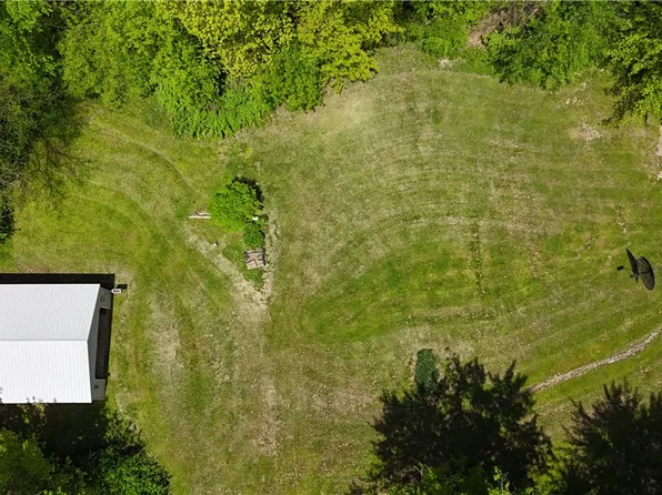 1568 Lakeview Rd, Jamestown, PA 16134