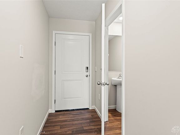 4th image of 50 E Kentucky Ave