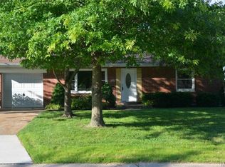213 Lambeth Ln, Saint Louis, MO