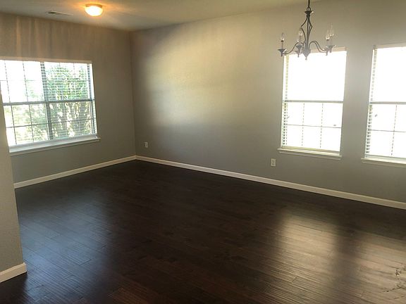 2nd image of 3117 Nandina St