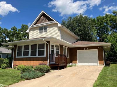 714 N 9th St, Clear Lake, IA, 50428