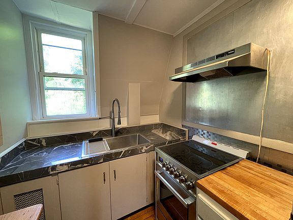 5th image of 4 Main St #6