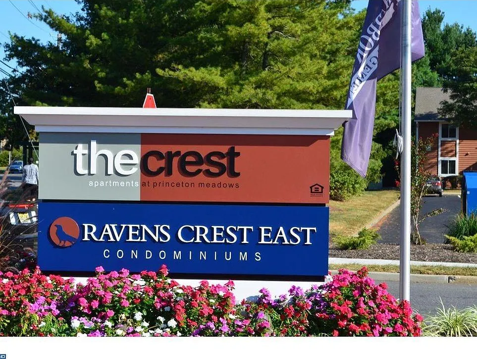 2 bed, 950 sqft, $2,400 — Photo 1