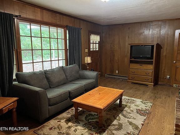 5th image of 246 Bluff Rd