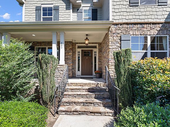 5th image of 690 Hawthorne Pl