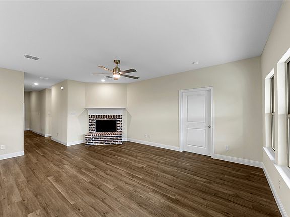 4th image of 200 Pennington Rd