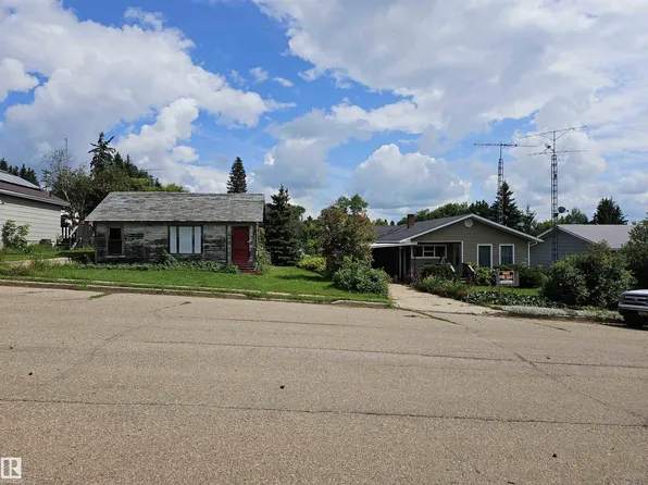 5011 48th St, Myrnam, AB T0B 3K0