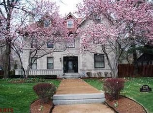 5277 Lindell Blvd, Saint Louis, MO