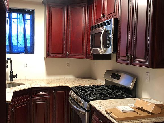 3rd image of 254 Edgegrove Ave #991