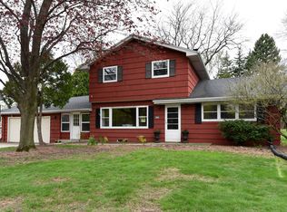 3283 N 107th St, Wauwatosa, WI 53222