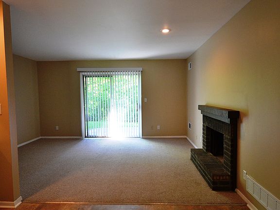 5th image of 5711 NW Hillside Dr