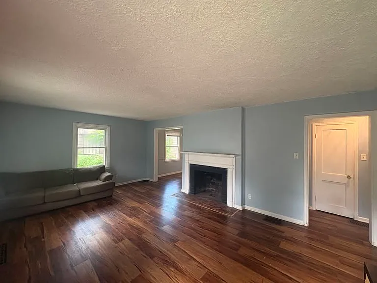 3636 N Lasalle St — Photo 5