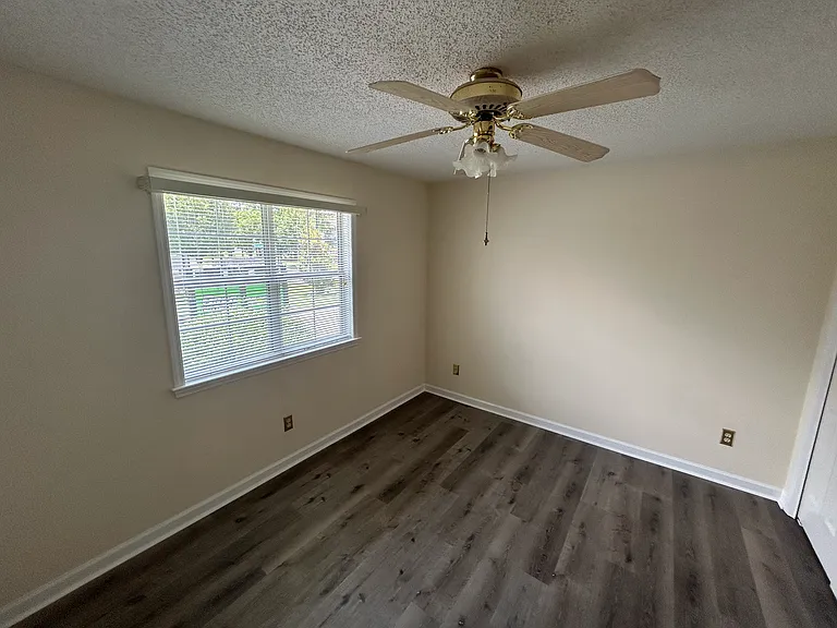 1201 Formby Ct — Photo 14