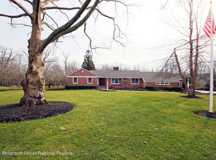 11 Oak Glen Ln, Colts Neck, NJ 07722