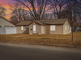 440 S 7th St, La Crescent, MN 55947