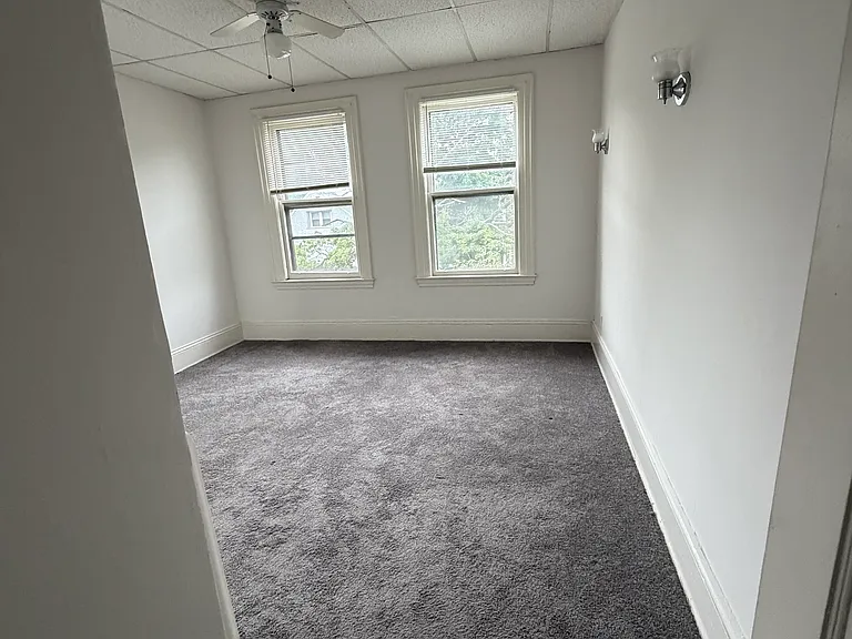 33 Sherman St — Photo 3